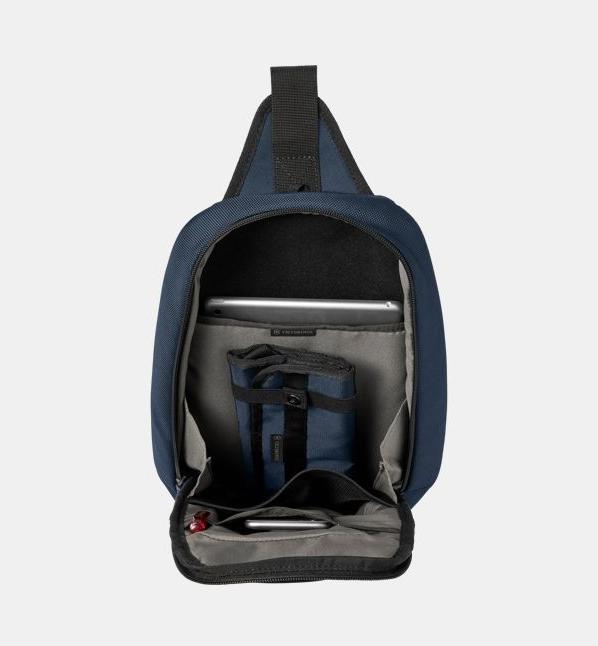 Actual product image Victorinox Altmont Professional, Tablet Sling, Navy Blue