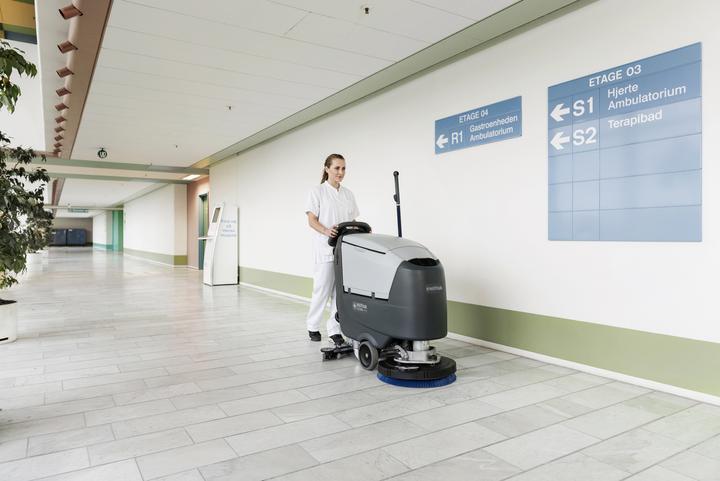Immagine prodotto Nilfisk Lavasciuga batterie SC500 53B piastra, batteria al gel (Lavasciuga pavimenti)