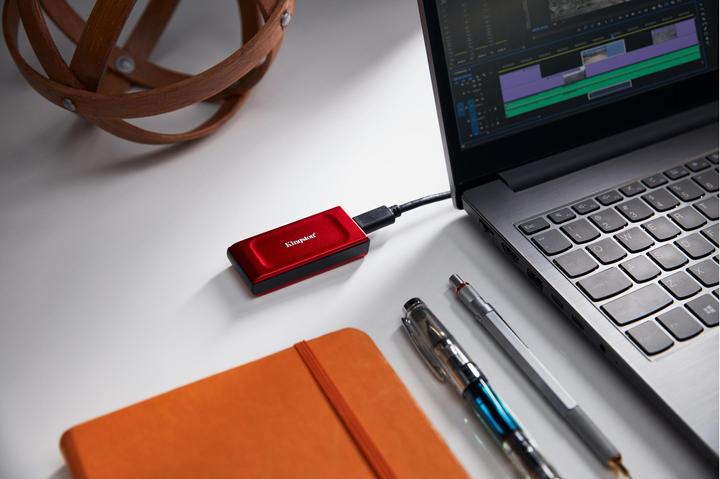 Produktbild Kingston XS1000 Red (2000 GB)
