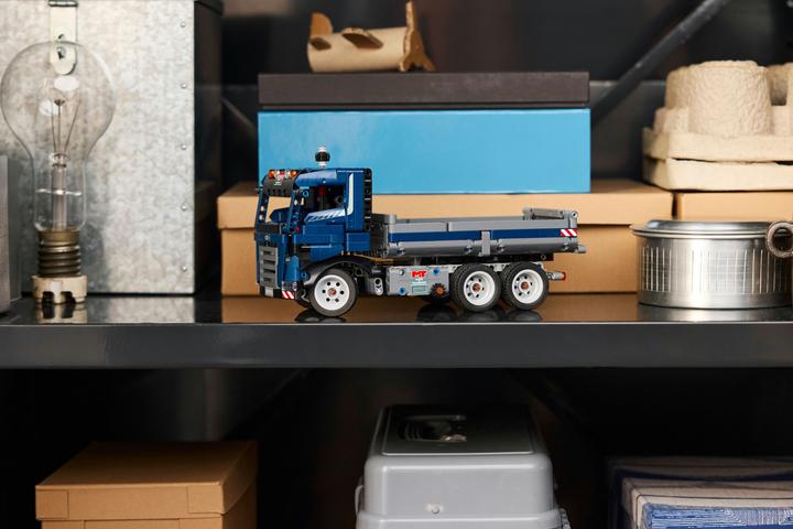 Actual product image LEGO Kipplaster (42203, LEGO Technic)