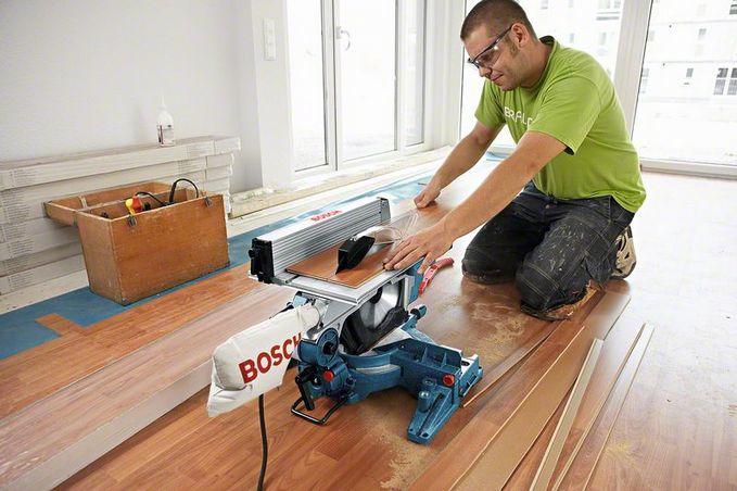 Immagine prodotto Bosch Professional Sega combinata GTM 12 JL con tavolo da lavoro GTA 2600 in confezione