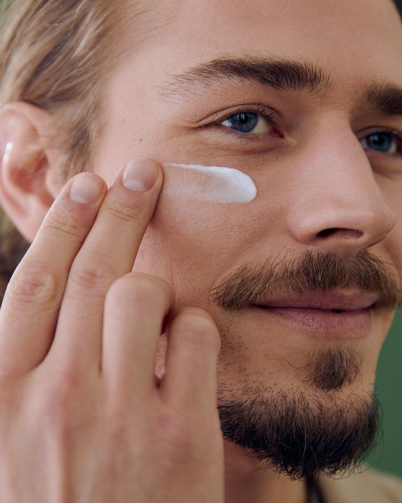 Produktbild NIVEA Sensitive Pro (75 ml, Tagescreme, SPF 15)
