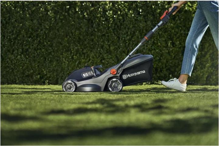 Productafbeelding Husqvarna Akku-Rasenm.Aspire LC34-P4A+B72/C70 (Oplaadbare batterij)