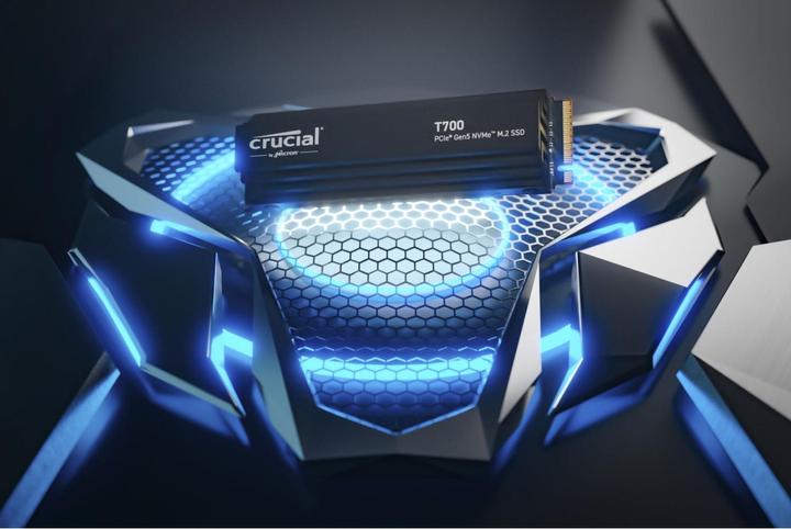 Immagine prodotto Crucial T700 with Heatsink (1000 GB, M.2 2280)
