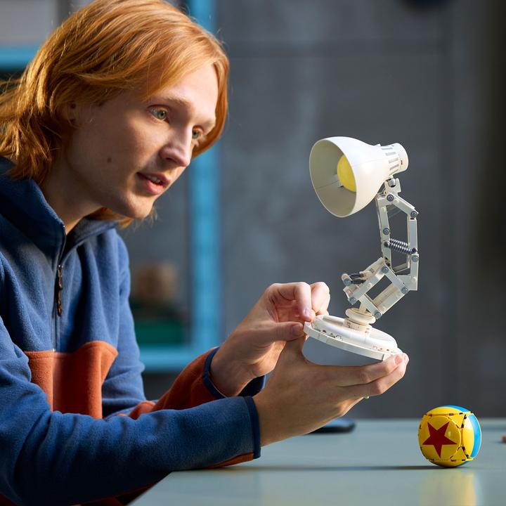 Produktbild LEGO Disney Pixar Luxo Jr. (21357, LEGO Ideas)