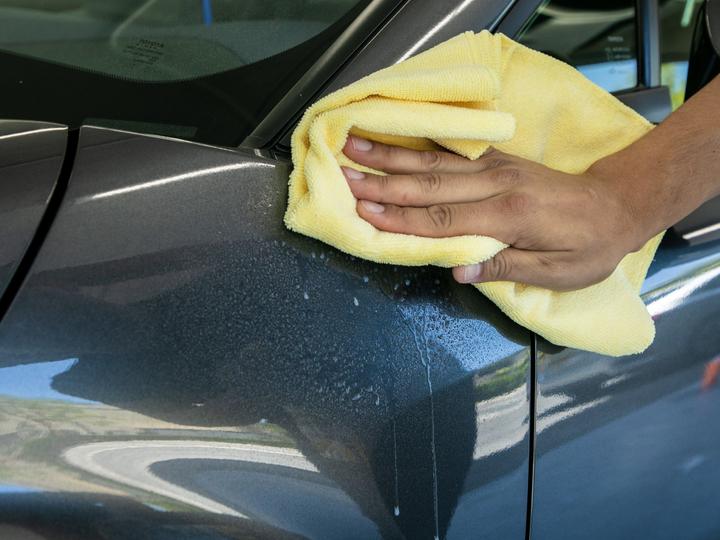 Actual product image Meguiar's Ultimate Quik Wax (450 ml)