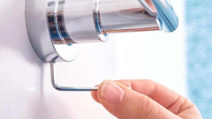 Immagine prodotto tesa LUUP Portasciugamani a due bracci con soluzione adesiva senza trapano