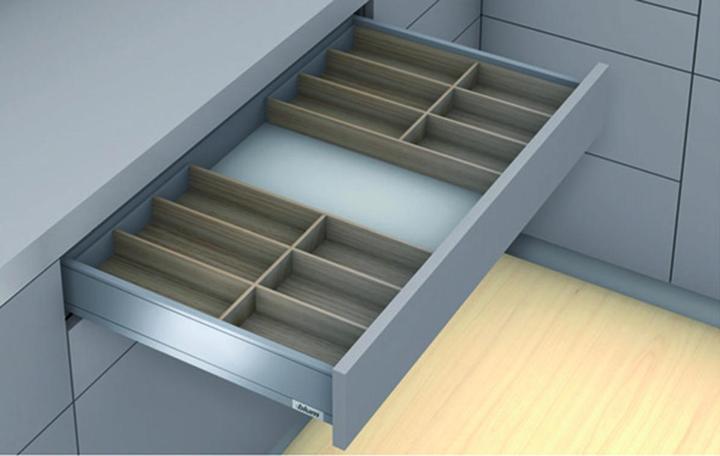Immagine prodotto Blum Vassoio portaposate con cornice Ambia-Line 273x242x50mm, acciaio rovere Nebraska