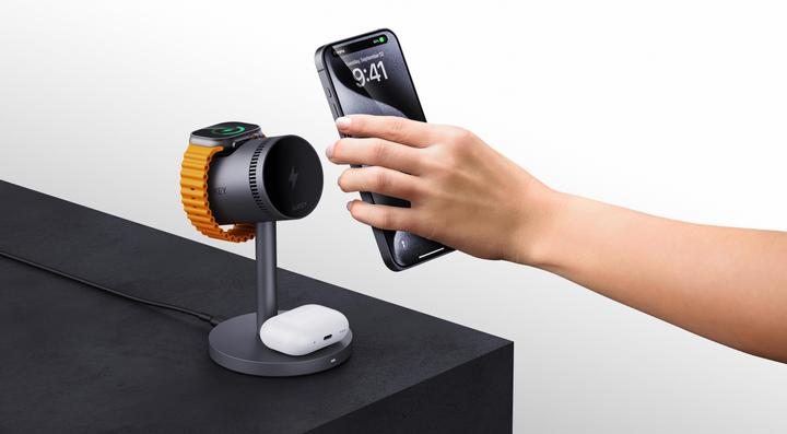 Actual product image Aukey MagFusion 3-in-1 Pro (15 W)