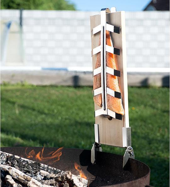 Produktbild Rosenstein & Söhne Flammlachs-Bretter mit neigbarer Edelstahl-Halterung, 2er-Set
