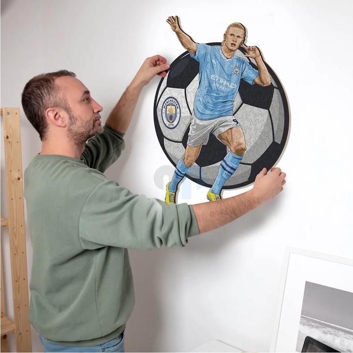 Actual product image Iconic Man City FC - Erling Haaland - Wooden Puzzle Size S (150 pieces) (150 pieces)