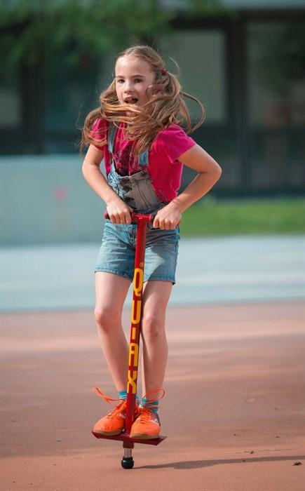 Produktbild Qu-Ax Hüpfstab Pogo-Stick