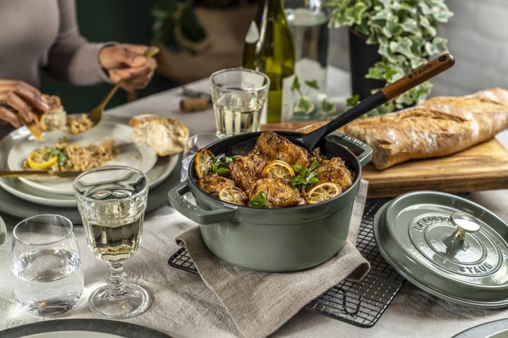 Actual product image Staub Cocotte (22 cm, Casserole + Stewpot, Cast iron)