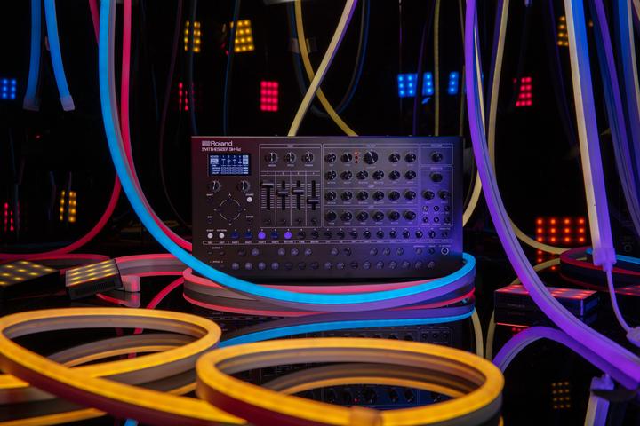Actual product image Roland SH-4D Desktop Synthesizer