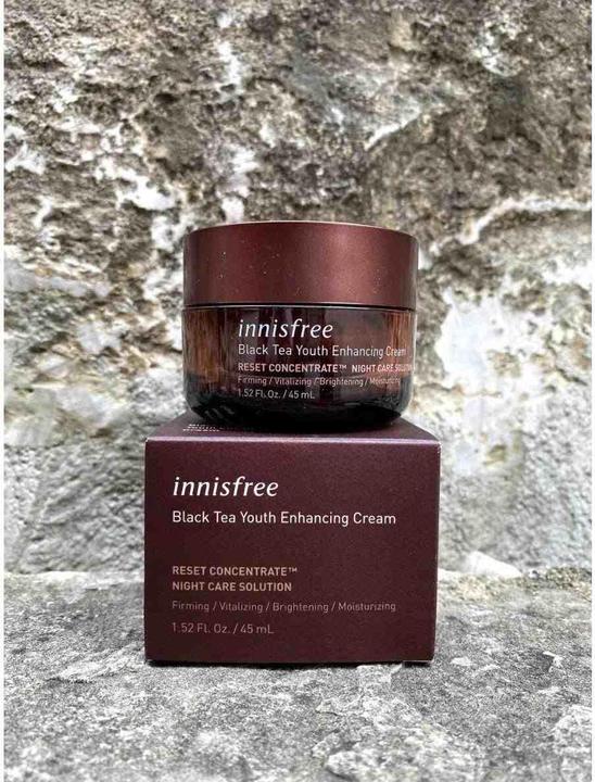 Immagine prodotto Innisfree Crema al tè nero per migliorare la giovinezza 45ml (45 ml, Crema 24h)