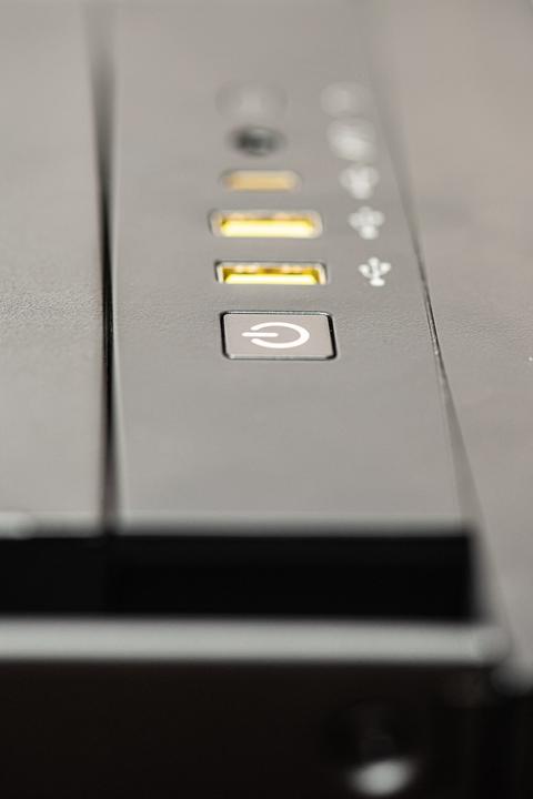 Actual product image Morele M-9090600 (AMD Ryzen 7 5800X, 32 GB, 2000 GB, GeForce RTX 3070)