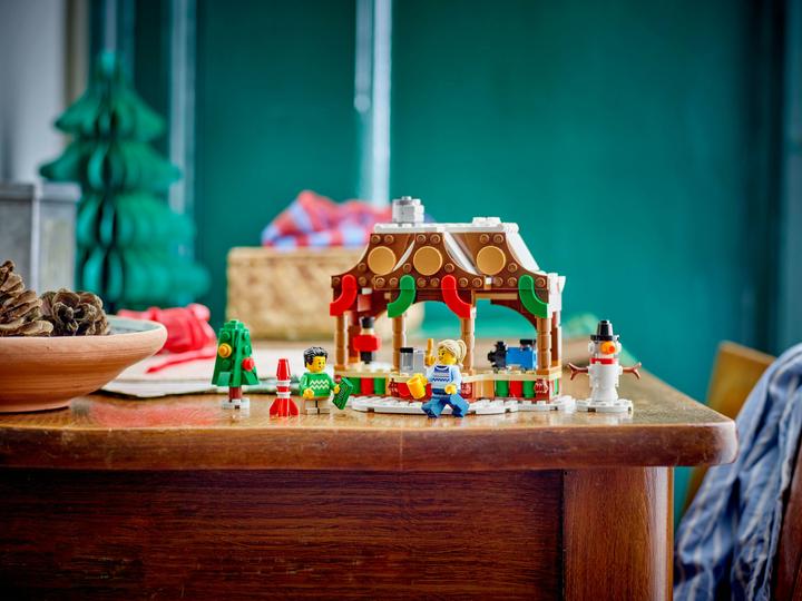 Image du produit LEGO Stand du marché de Noël Creator (40602, LEGO Creator 3-in-1)