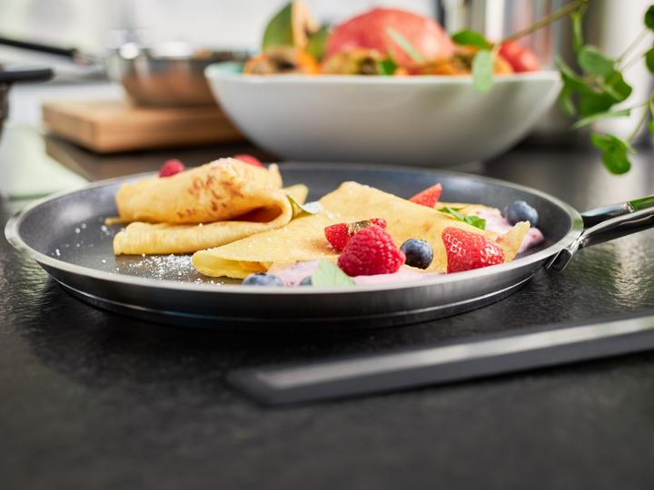 Produktbild Rösle Silence PRO Crêpespfanne (28 cm, Crêpe Pfanne, Edelstahl)