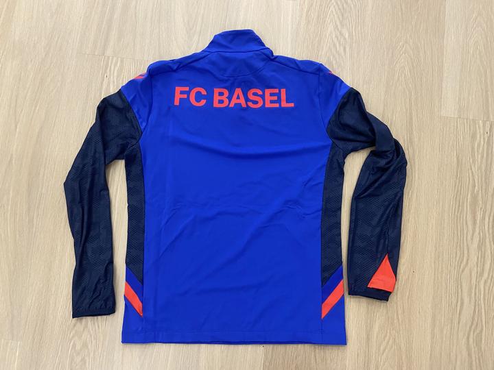 Actual product image Macron FC Basel Training Jacket (XXL)