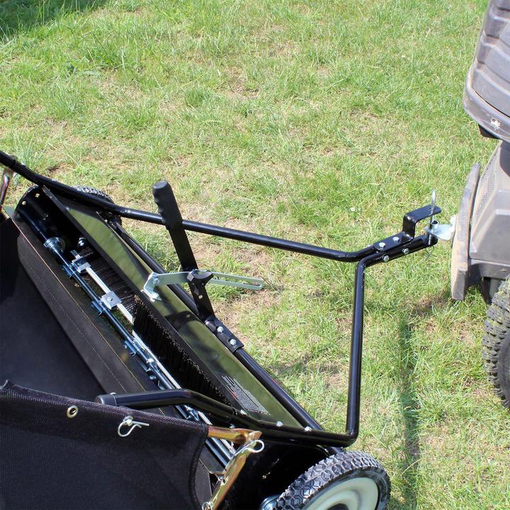 Image du produit Wiltec Balayeuse de pelouse de 118 cm de large Collecteur de feuilles 415l Tondeuse autoportée