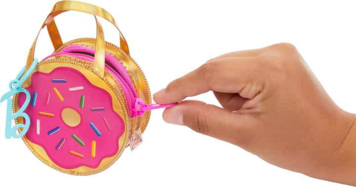 Image du produit Barbie Vêtements de mode et sac de luxe avec accessoires dans un présentoir de comptoir