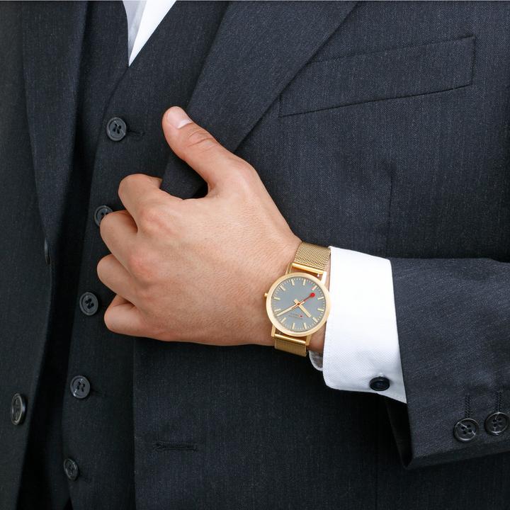 Image du produit Mondaine Classic - inspiré par la nature - Ip Gold (Montre analogique, 36 mm)