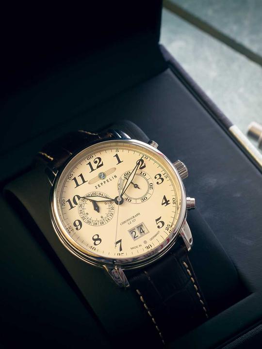 Actual product image Zeppelin LZ127 Count Chronograph (Analogue wristwatch, Chronograph, 40 mm)