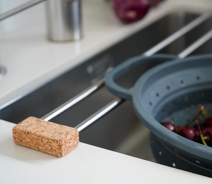 Actual product image Sanni Shoo drip.line cork