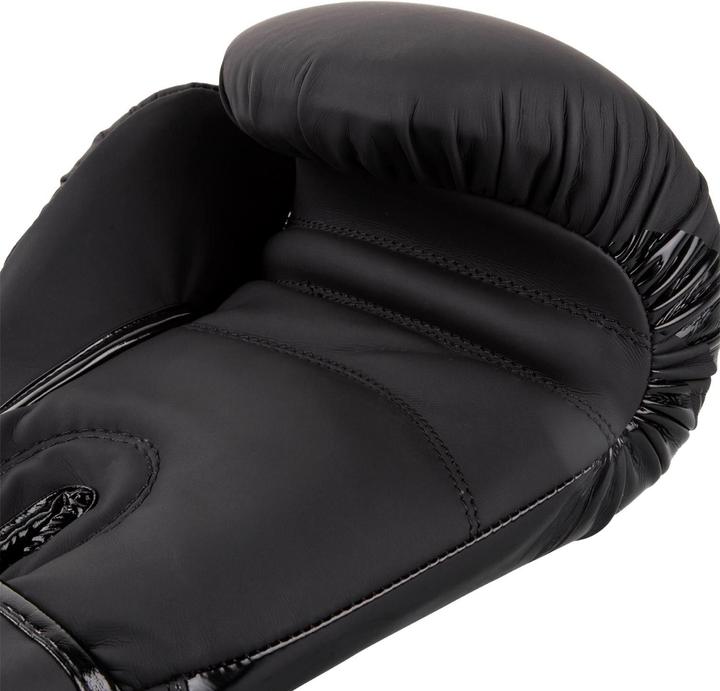 Actual product image Venum Contender 2.0 (16 OZ, One size)