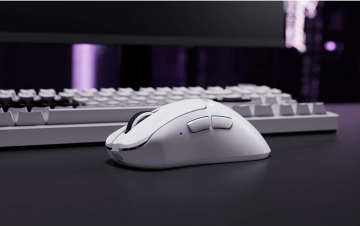 Actual product image Pulsar Xlite V4 - Medium Size 2 (Wireless, Cable)