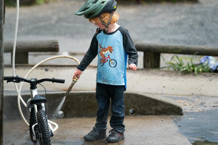 Immagine prodotto Kids Ride Shotgun Maglia MTB Dino antivento per bambini (110, 116, 115 A)
