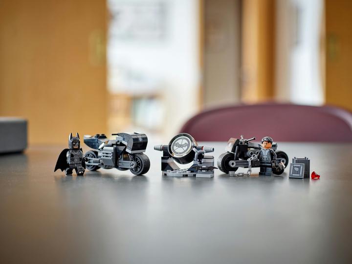 Image du produit LEGO Batman et Selina Kyle : course-poursuite à moto (76179, LEGO DC)