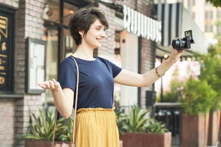 Produktbild Sony Alpha 6100 Kit (16 - 50 mm, 24.20 Mpx, APS-C / DX)