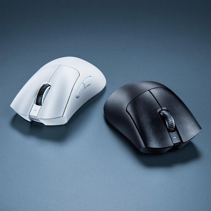 Actual product image Razer DeathAdder V3 Pro (Wireless, Cable)