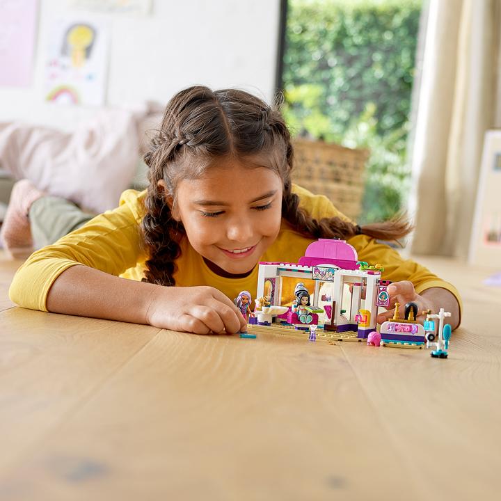 Actual product image LEGO Hairdresser's shop of Heartlake City (41391, LEGO Friends)