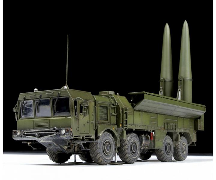 Actual product image 1:72 9K720 Iskander (SS-26 Stone)