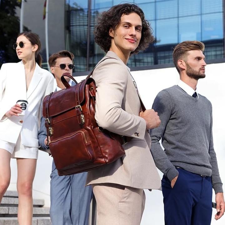 Produktbild Only-Bags.Store Cognacbrauner Lederrucksack (18 l)