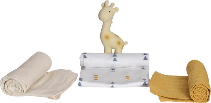 Tikiri Giraffe gift set with giraffe rattle