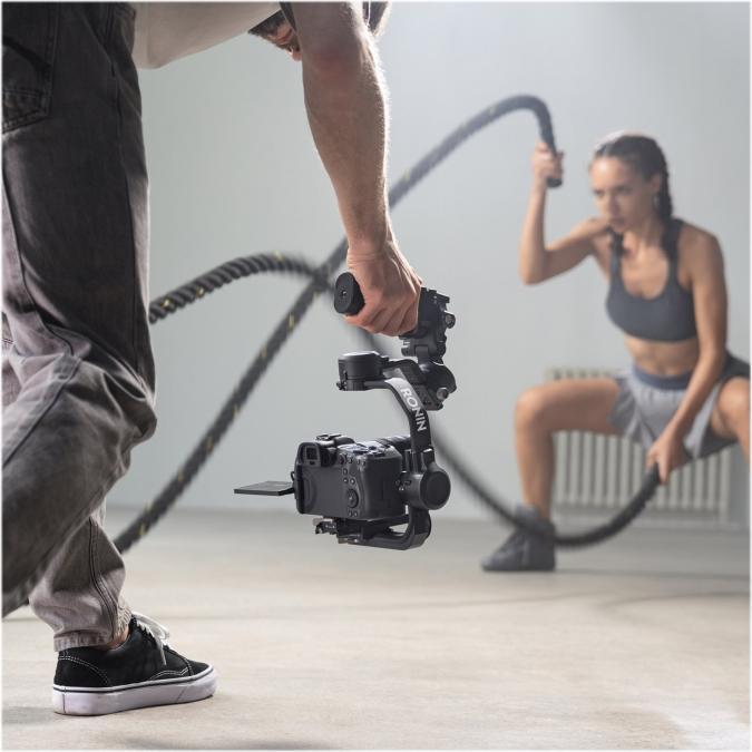 Produktbild DJI RSC 2 (Systemkamera, Spiegelreflexkamera, 3 kg)