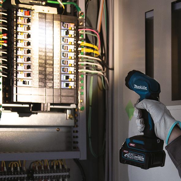Produktbild Makita 40V LED-Akku-Handleuchte ML001G (160 lm)