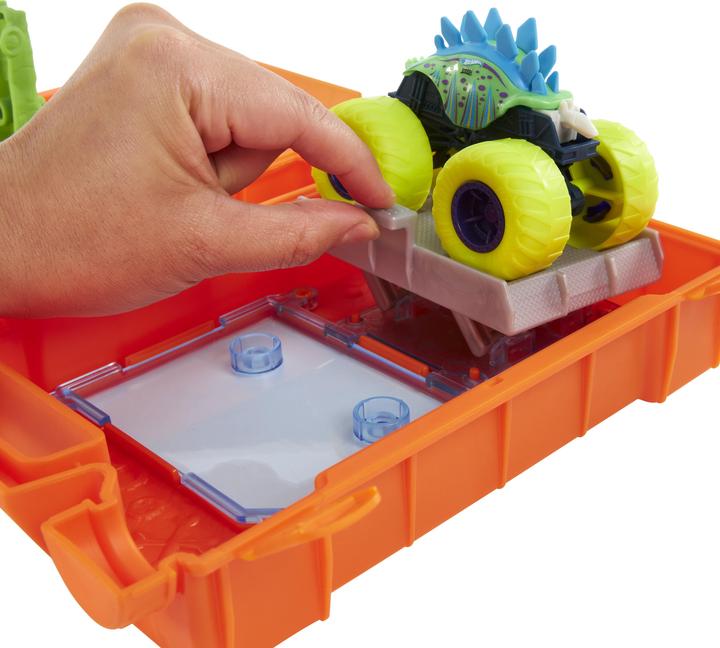 Immagine prodotto Hot Wheels Monster Trucks Stunt N' Go Fossil Fuel Playset (EC)