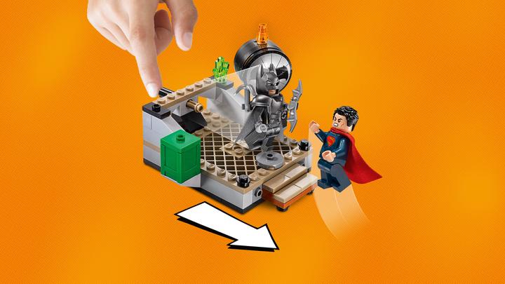 Actual product image LEGO Super Heroes Clash of the Heroes (76044, LEGO DC)