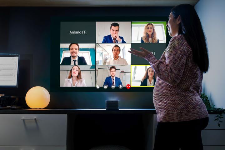 Actual product image Philips Screeneo U4 (Full HD, 400 lm, 0.25:1)