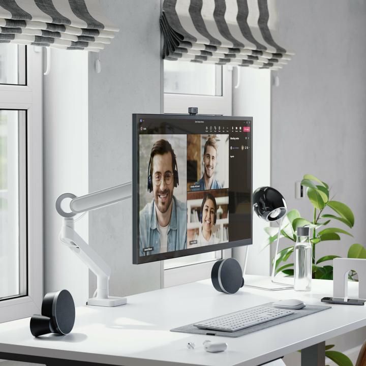 Actual product image Alogic Clarity Max 32 inch 4K Touch with Web Cam (3840 x 2160 Pixels, 32")