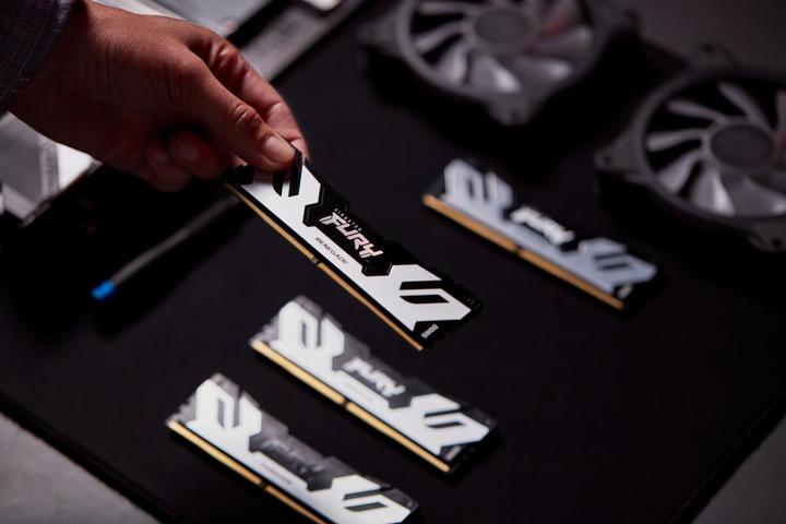 Image du produit Kingston 16Go 7600MT/s DDR5 CL38 DIMM FURY Renegade Silver XMP (1 x 16GB, 7600 MHz, RAM DDR5, DIMM)