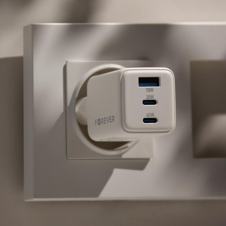 Image du produit Forever TC-08-65ACC GaN PD QC charger 2x USB-C 1x USB 65W white (65 W)