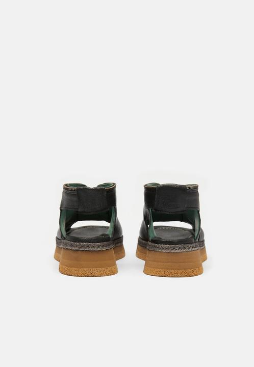 Immagine prodotto Felmini ISQUIA D387 - Sandali piatti con plateau in vera pelle nera. Con elastico posteriore (39)