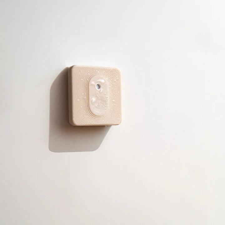 Produktbild Shelly Wall Display White + BLU H&T Ivory