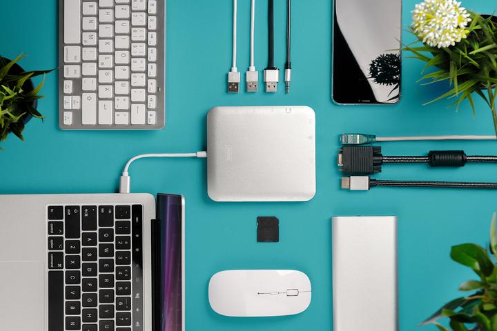 Actual product image Digitus Universal Docking Station USB 3.1 Type C MicroSD SD (USB-C, 11 Ports)