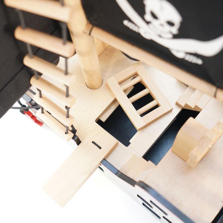 Produktbild Le Toy Van Barbarossa Piraten Schiff